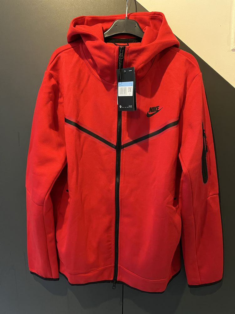 Nike tech fleece komplet bluza i spodnie kolor czerwony rozmiar L
