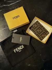 Oryginalny Fendi card holder