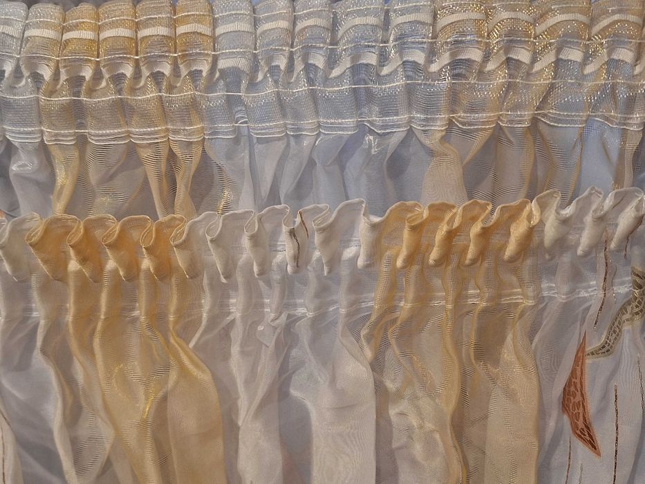 Продам тюль. 7х2,35 м