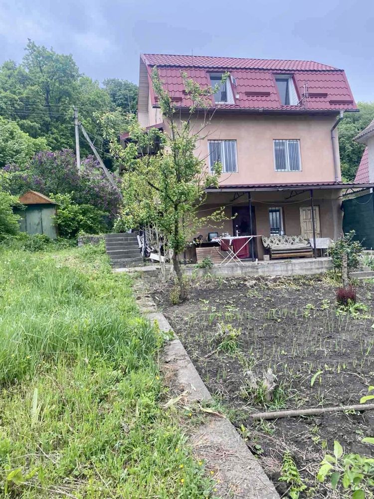 Дача біля моря Бурштинського з саунною