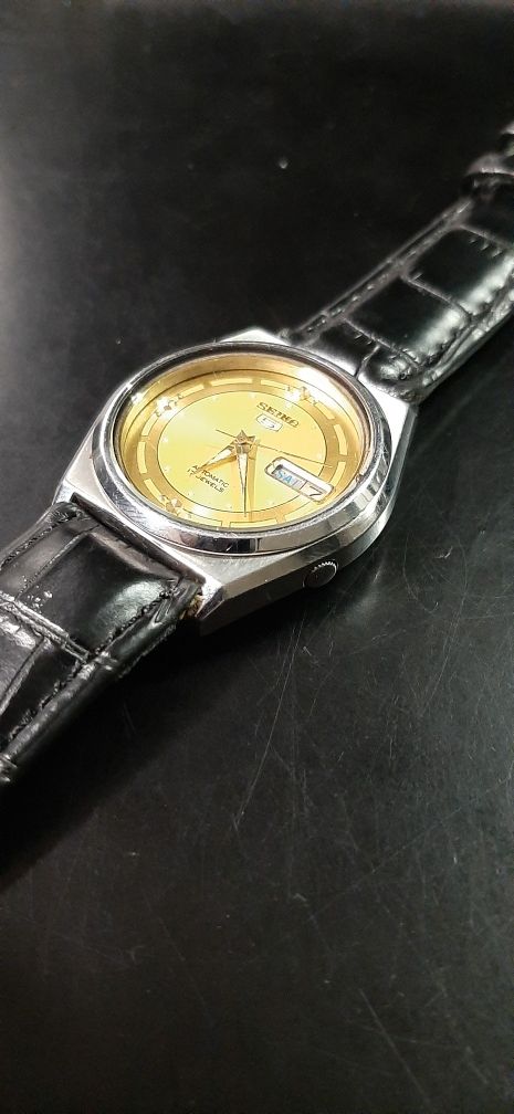 Relógio seiko dourado
