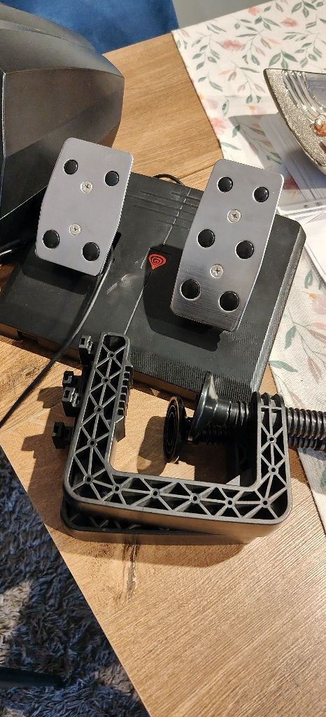 Kierownica Genesis seaborg 400