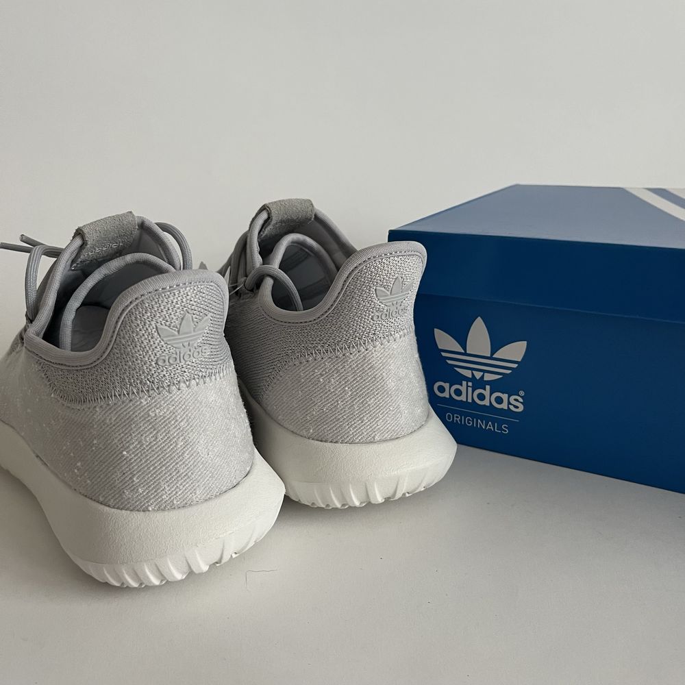 Nowe sneakersy adidas, Shadow W B37762 szare.