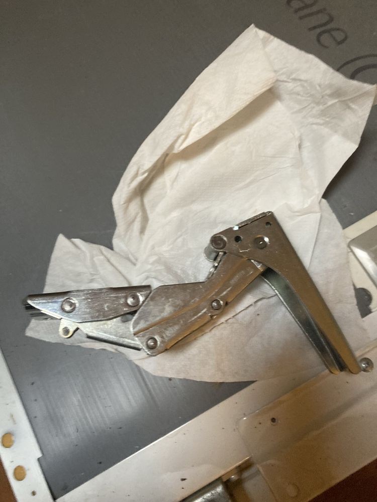Dobradiça nova para  frigorifico de encastrar