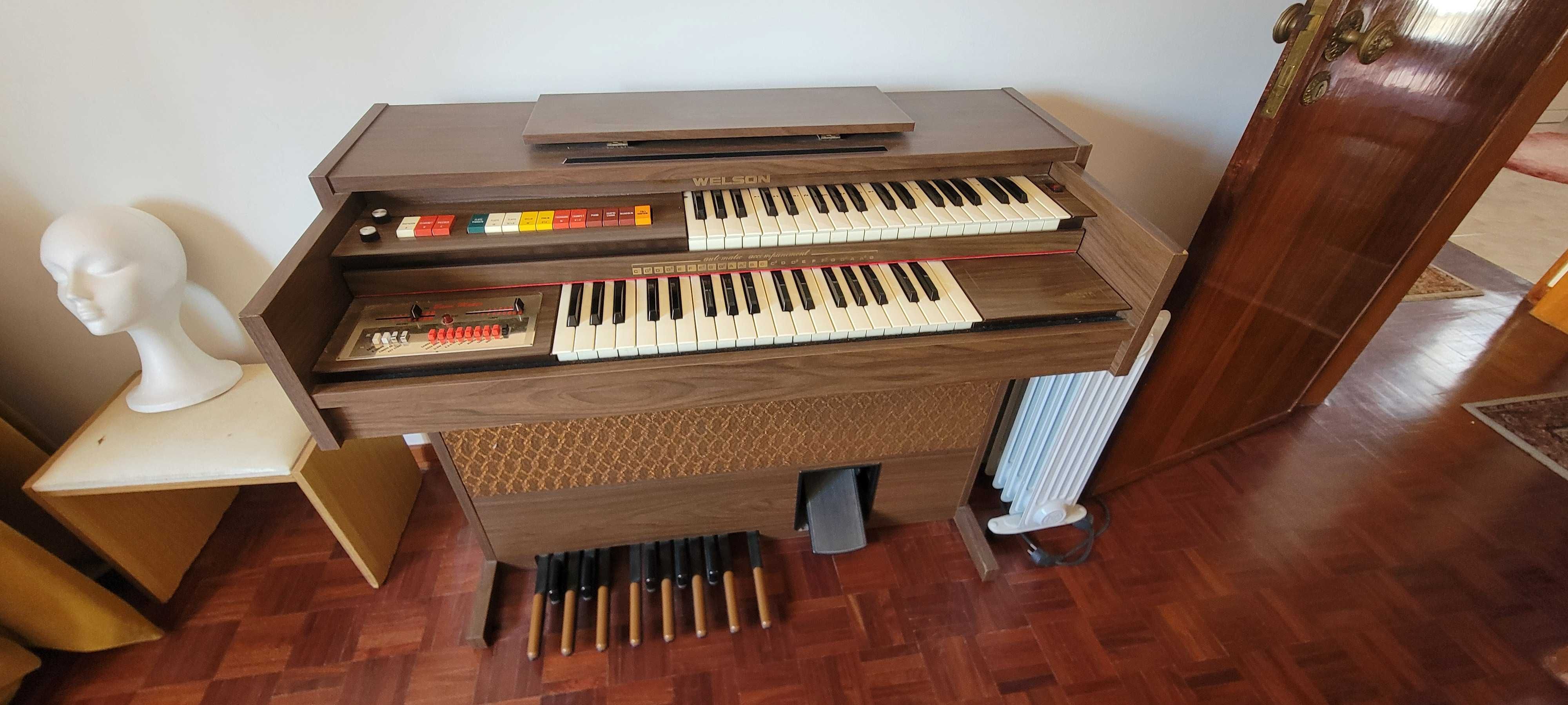 Piano/Órgão Fiesta