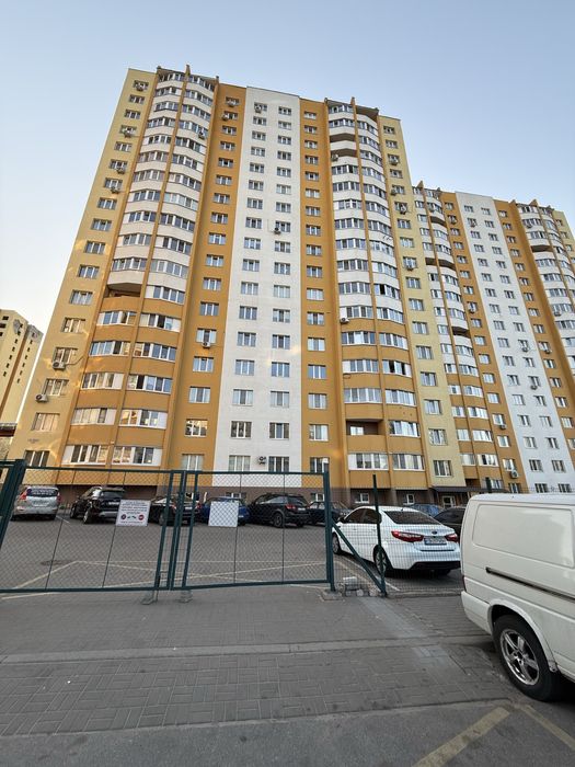 1-кімнатна в новобудові з краєвидом — простора, світла, проспект Миру