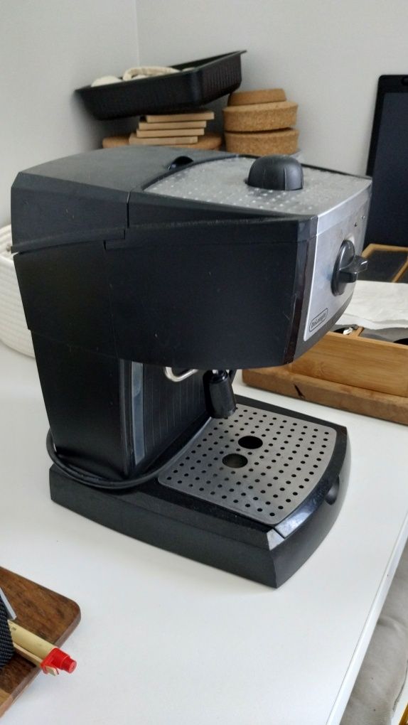 DeLonghi EC155 Ekspres ciśnieniowy do kawy