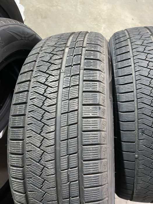 Резина зимняя 235/55/R20