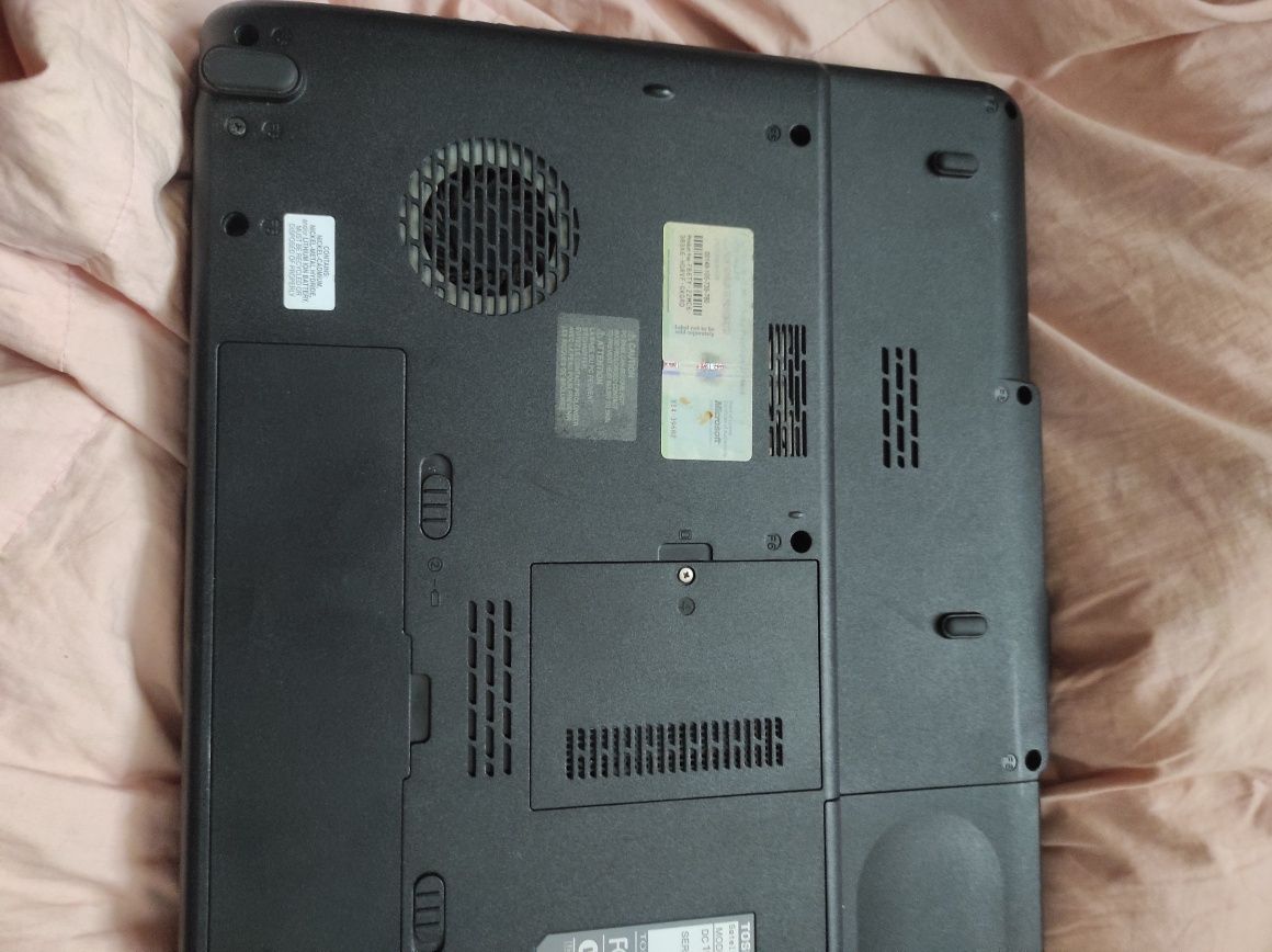 Laptop Toshiba L305D-S5881 na części