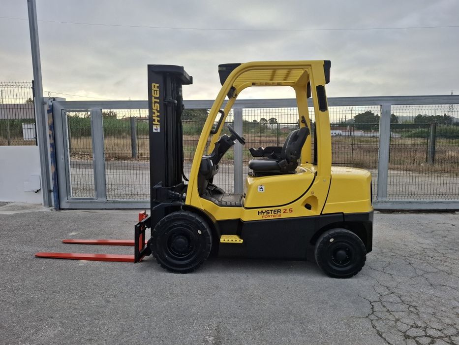 Empilhador hyster 2.5 triplex