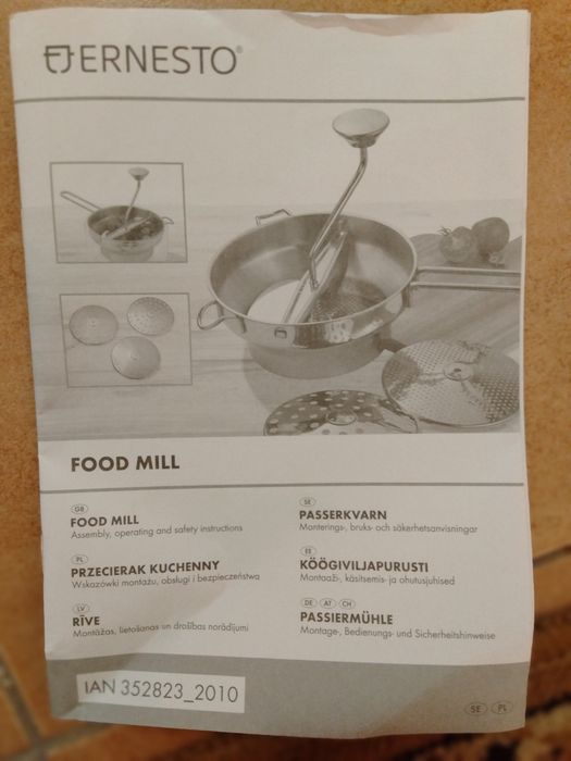 Przecierak do warzyw i owoców ze stali szlachetnej, z 3 sitami