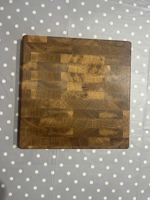 Deska do krojenia z litego dębu – układ czołowy (end grain)