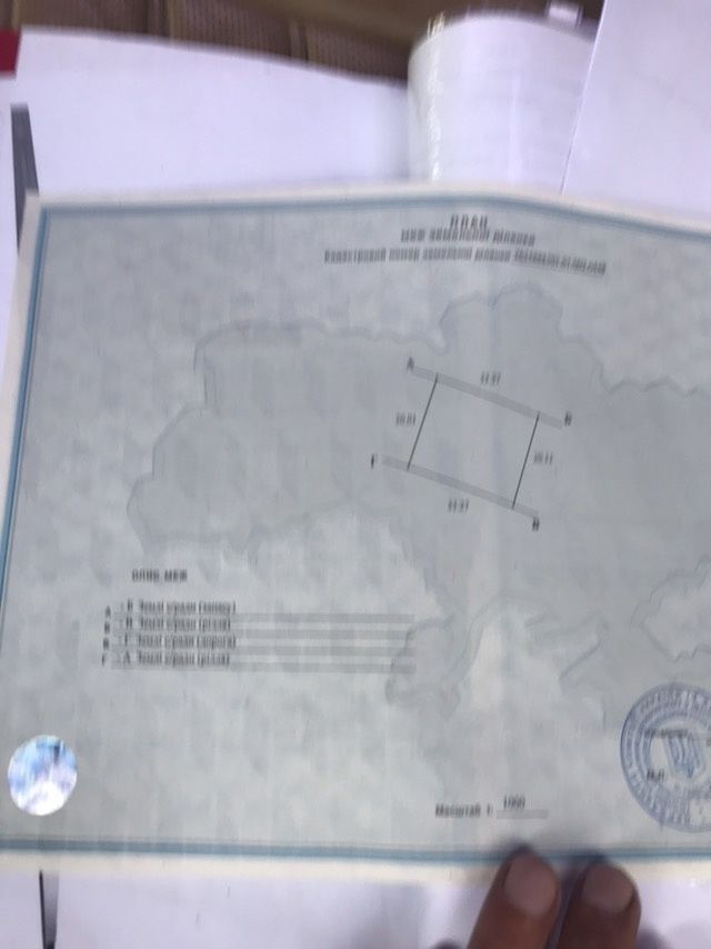 Дешево збудований особняк в місті