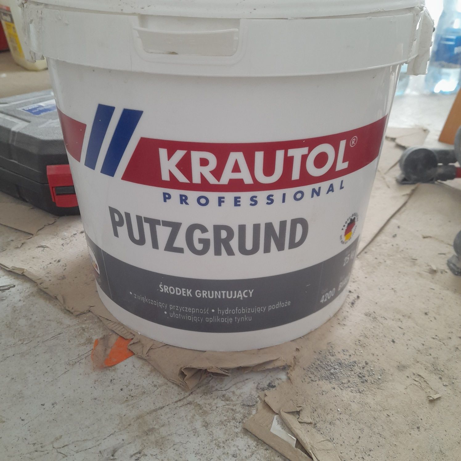 Sprzedam putz i  grunt  pozostałości po budowie