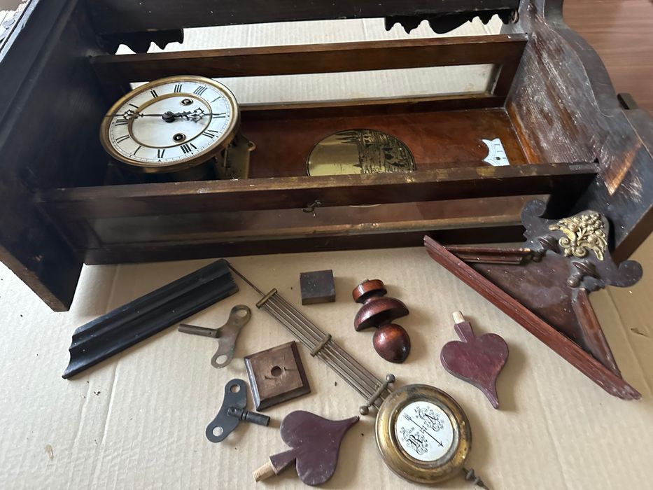 Часы настенные антикварные