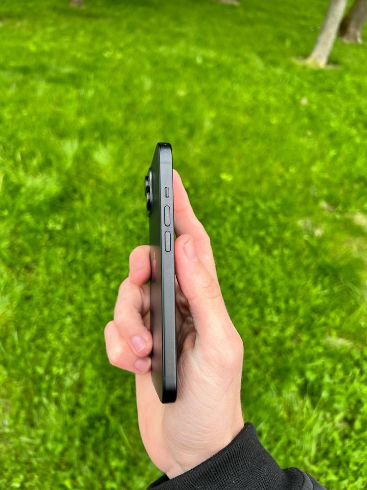 Айфон 15 на 128 гб чорний Iphone 15 black 128gb neverlock