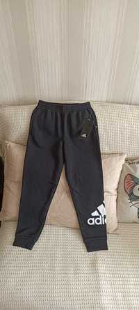 Спортивні штани на флісі Adidas, 7-8 р, 122-128 см, джогери, оригінал