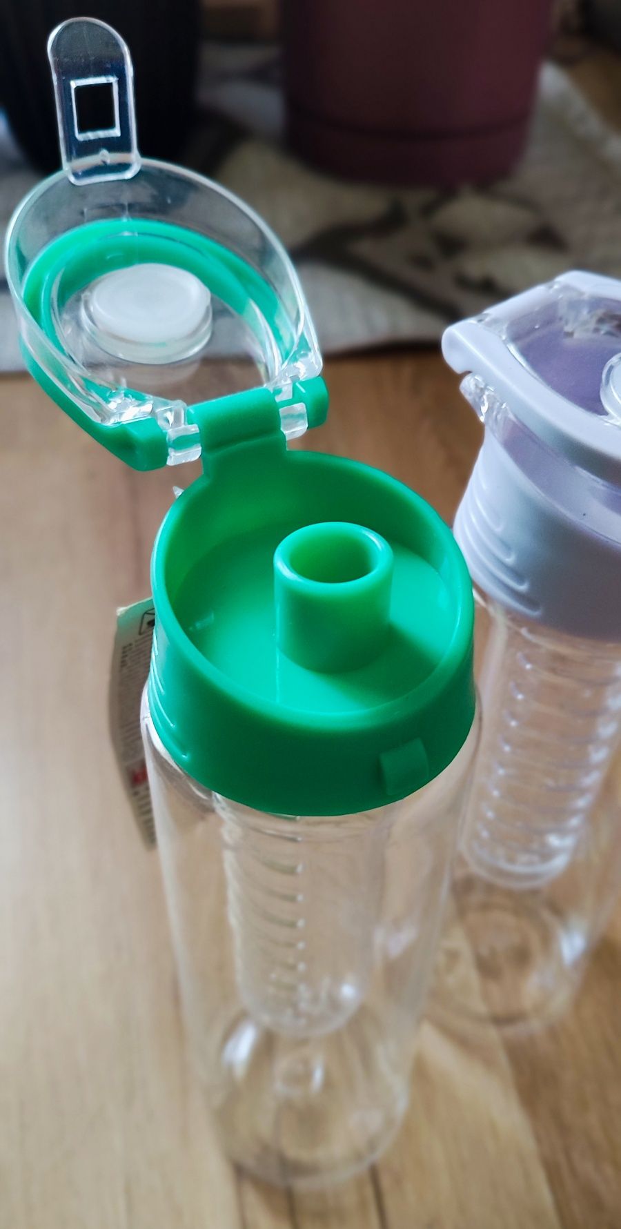 Butelka bidon na owoce i wodę zimne napoje 650ml