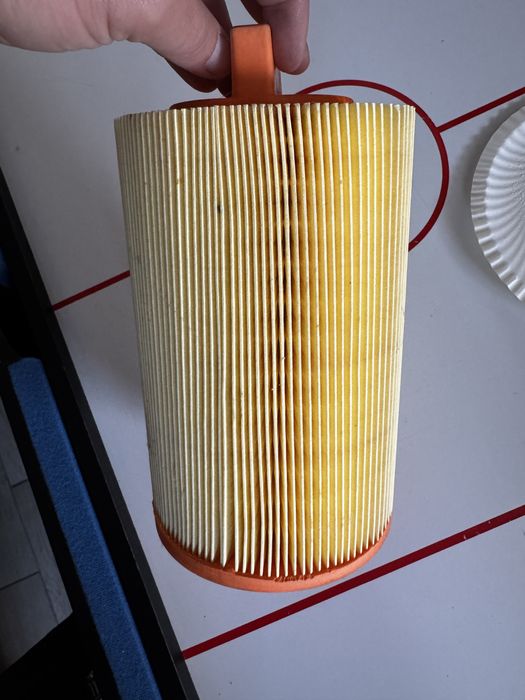 Повітряний фільтр 211