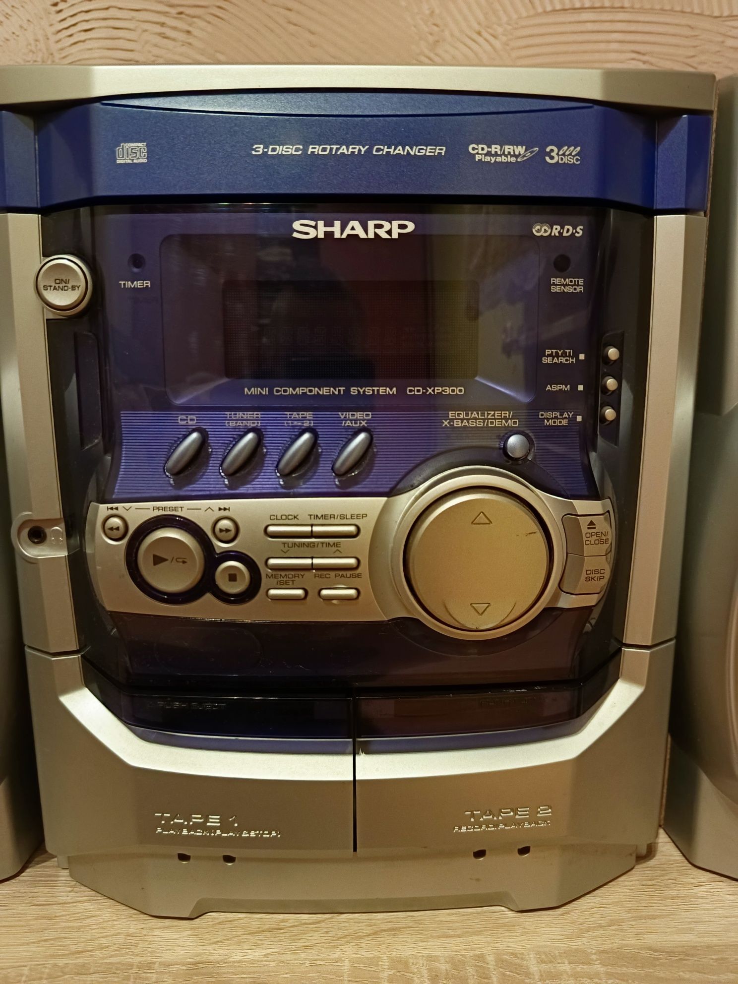Wieża Sharp CD-XP300H