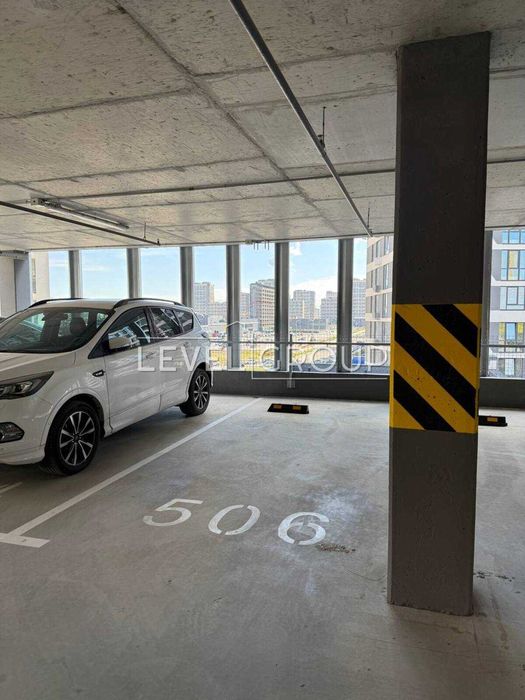 Продаж критого паркомісця В ЖК Варшавський, вул. О.Олеся 25