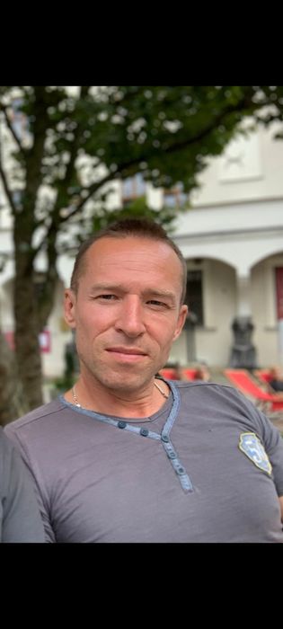 Вчитель з вокалу