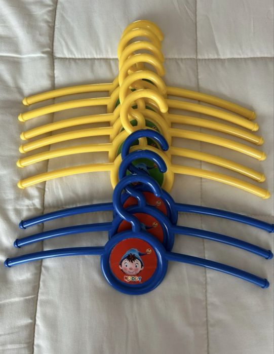 Cruzetas/ cabides criança