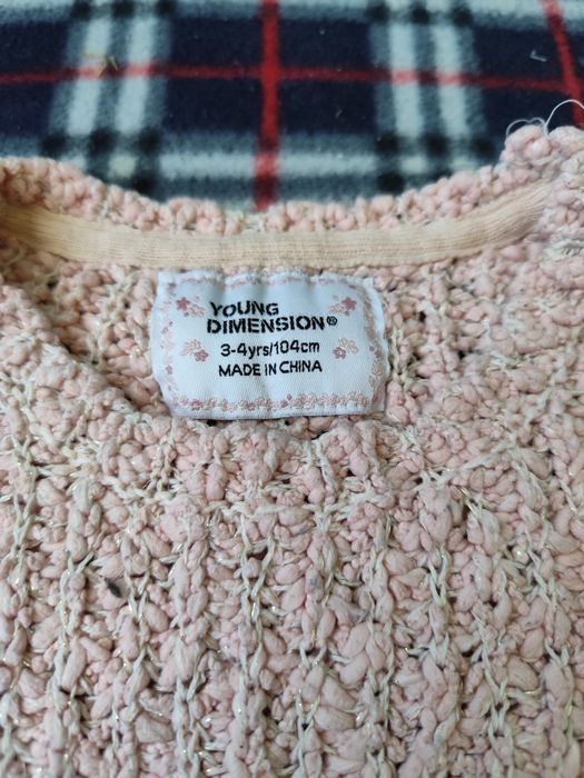 Sweterek puder 104
