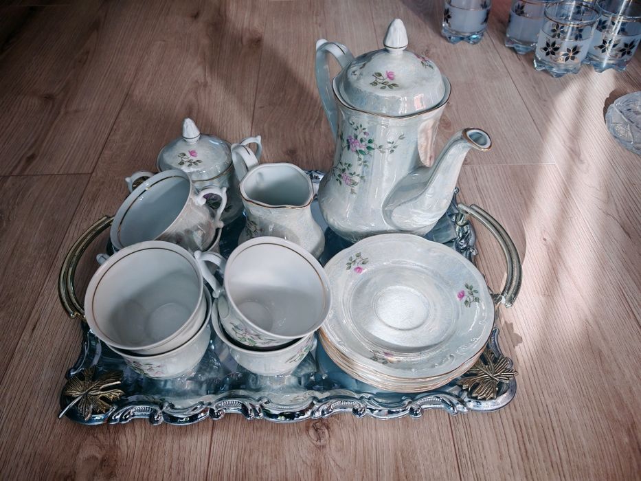 Serwis kawowy lub herbaciany procelana