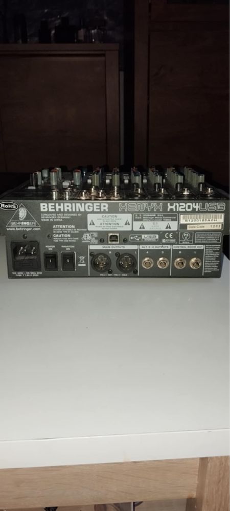 MIkser Audio xenyx X1204USB BEHRINGER