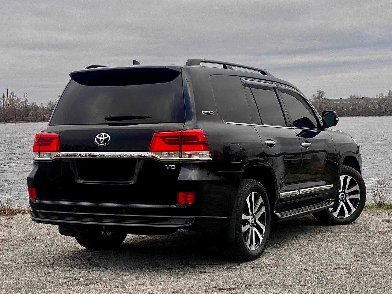 Toyota Land Cruiser 2019 Executive Lounge