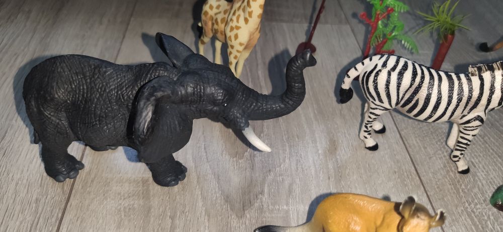 Zwierzęta dzikie Safari figurki