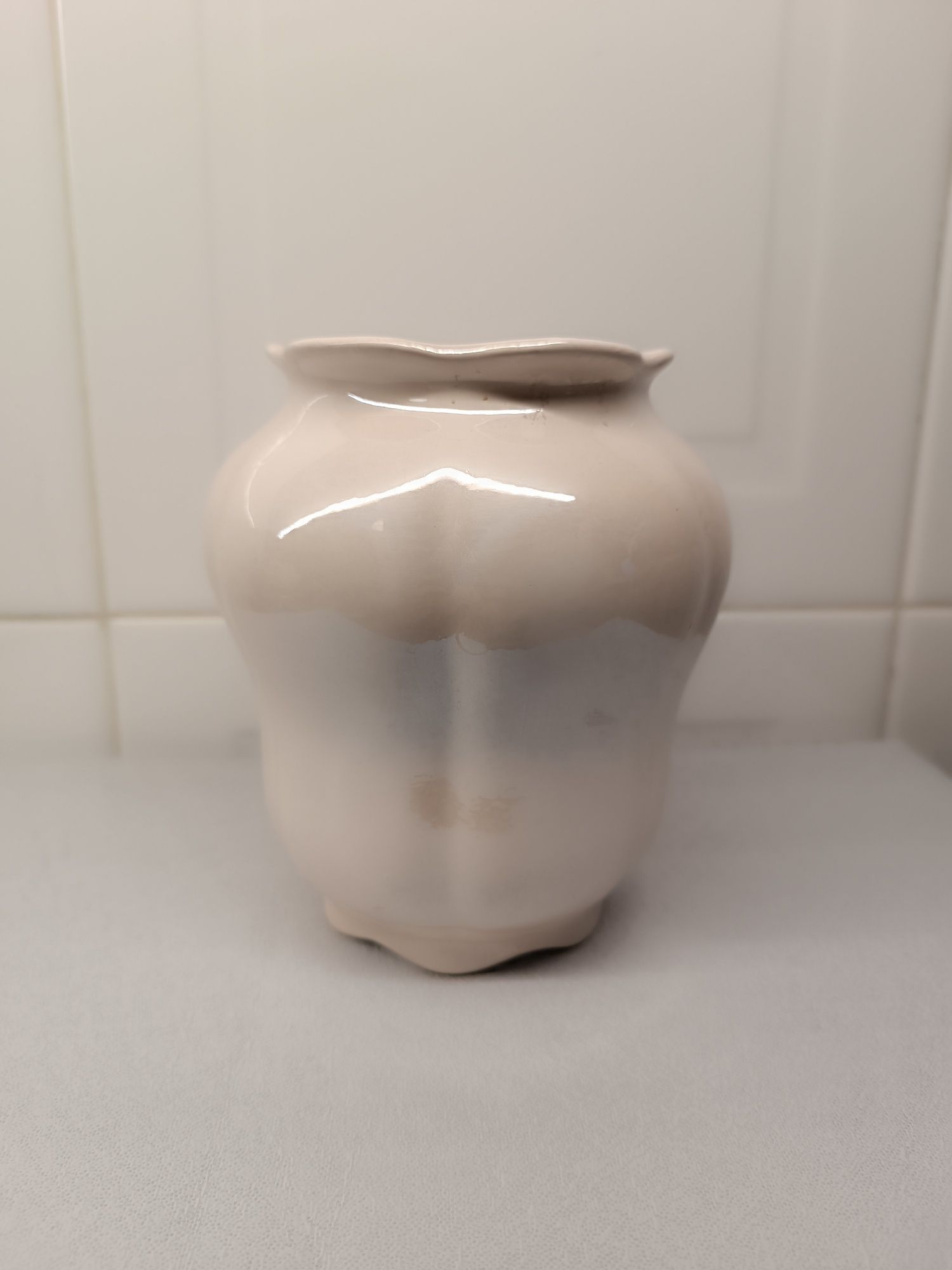 Jarra Flores em Porcelana Antiga. 15 cm
