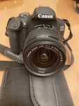 aparat canon eos2000d