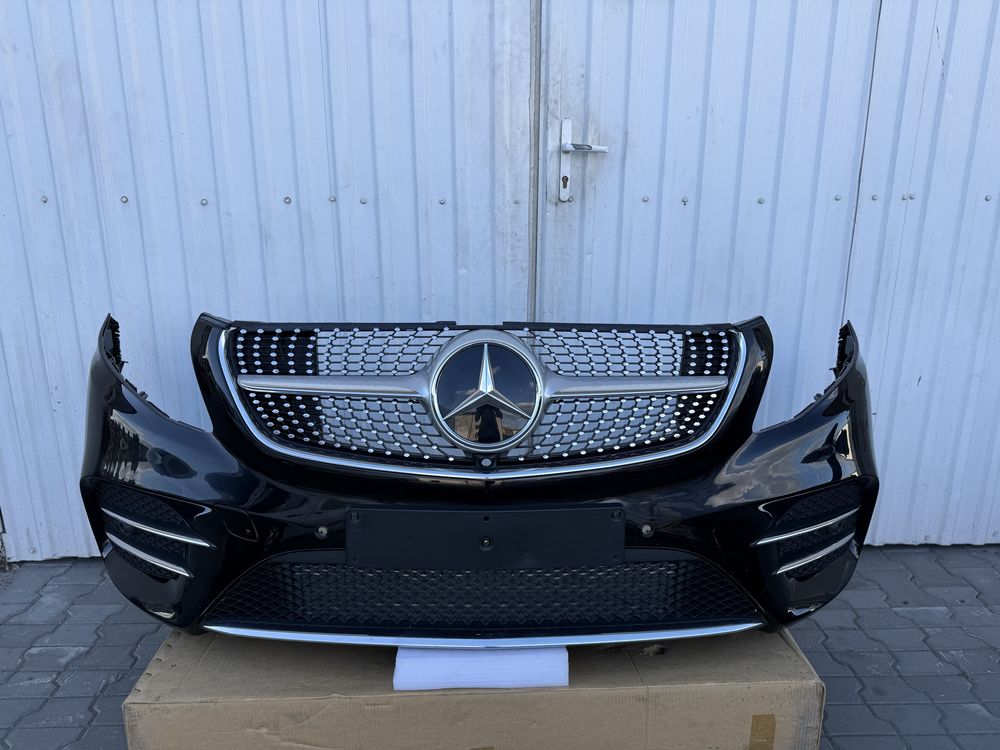 Бампер передній АМГ чорний ідеал решітка діамант AMG V-class Ве-класс