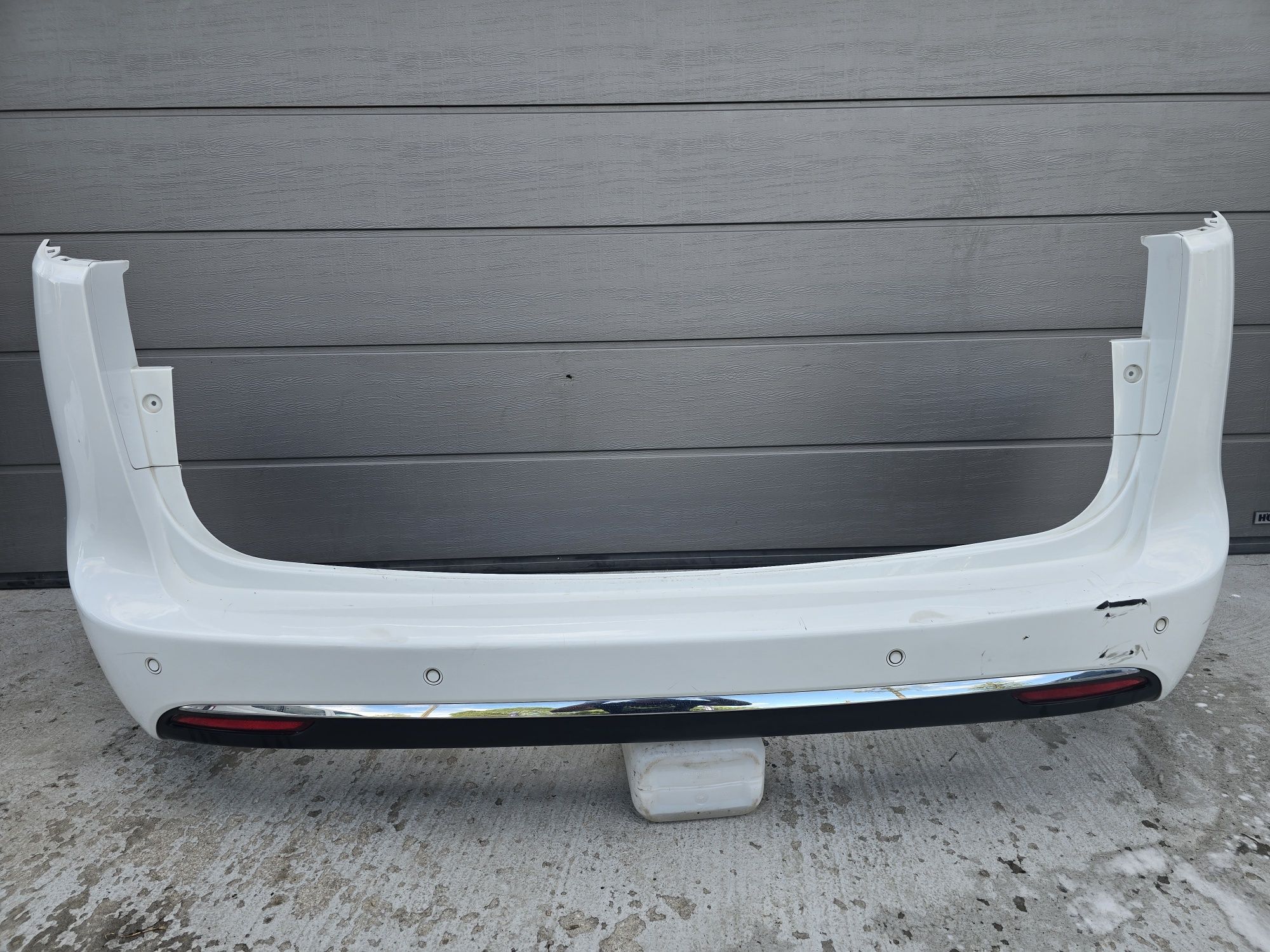 Chrysler Pacifica 17-20r Zderzak Tylny PW7 na 6 PDC