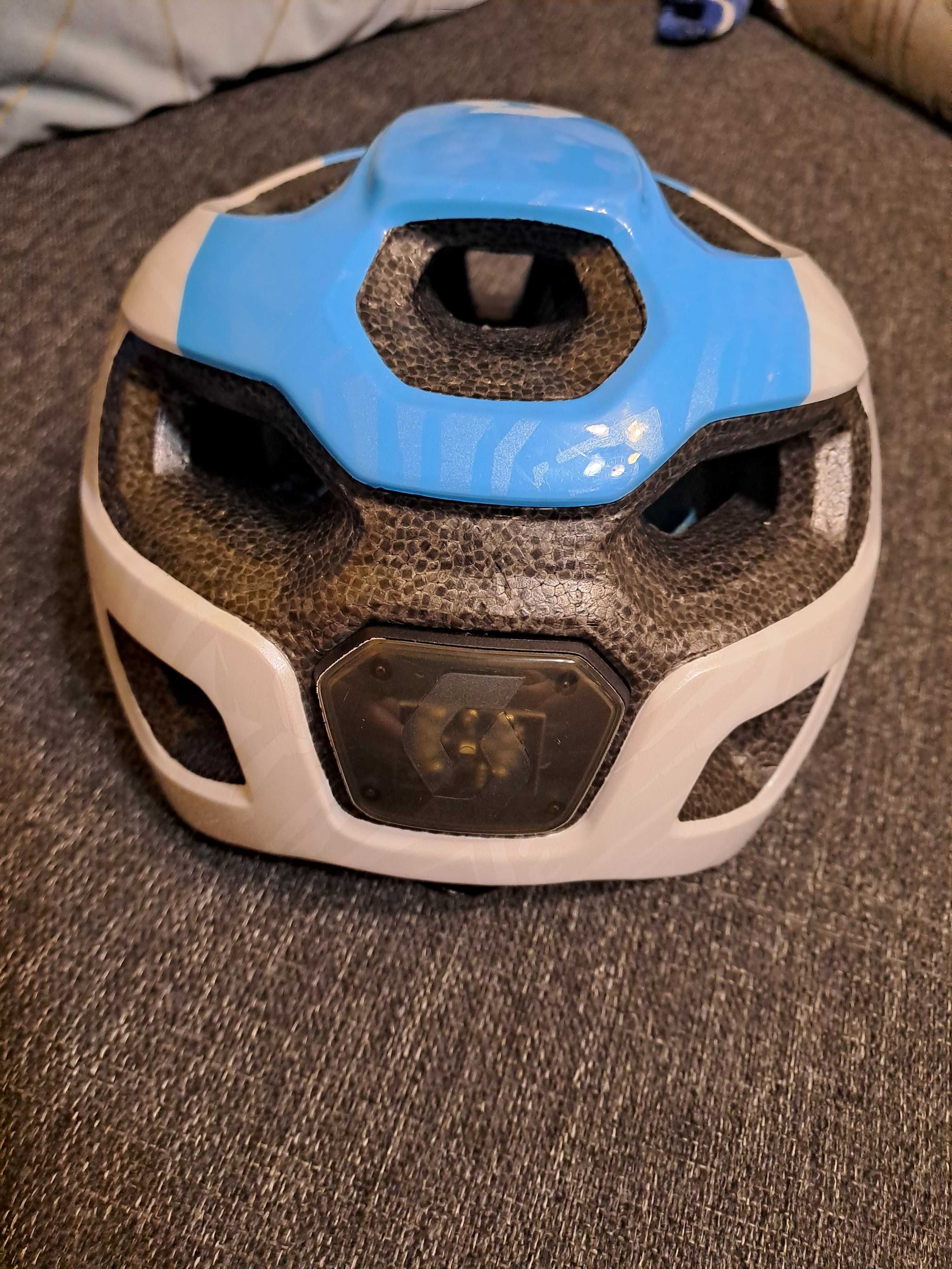 Kask dziecięcy Scott Spunto Junior r. Uniwersalny + czapka Hi-Tec