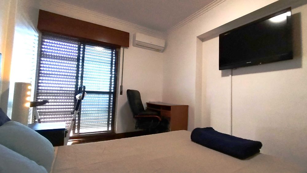 Quarto c/ AC, despesas incluídas