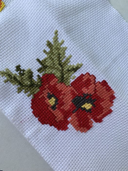 Вишиті квіти хрестиком