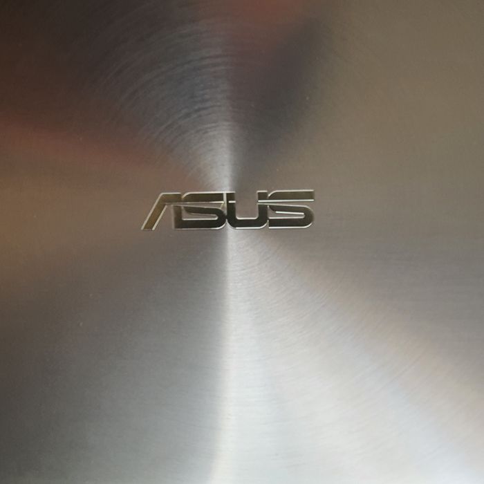 Portátil Asus bonito