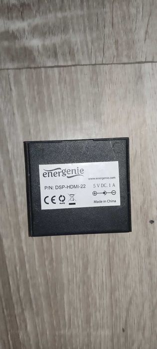 Маршрутизатор Teltonika RUT240 и цифровой HDMI-разветвитель Energenie