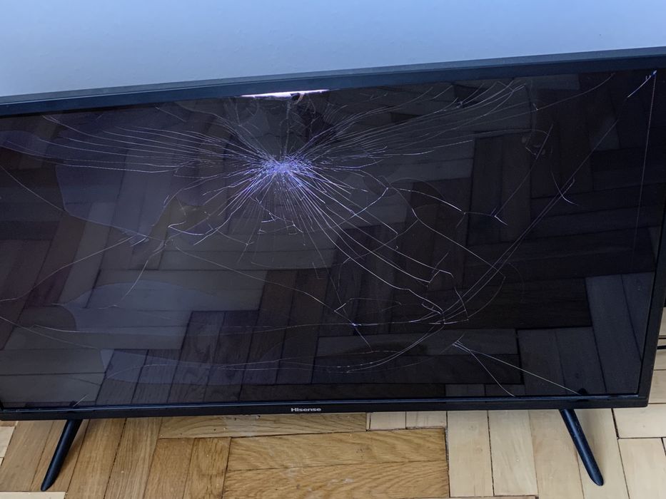 Продам розбитий телевізор