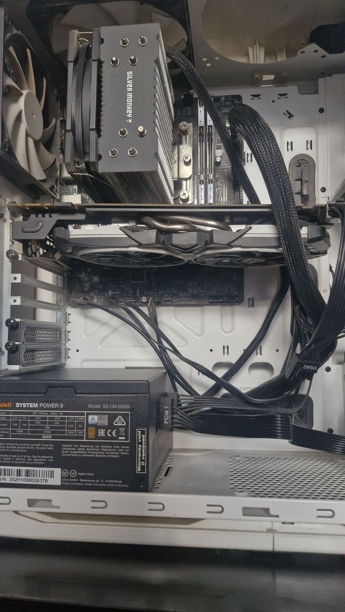 Komputer  stacjonarny  + monitor,myszka klawiatura