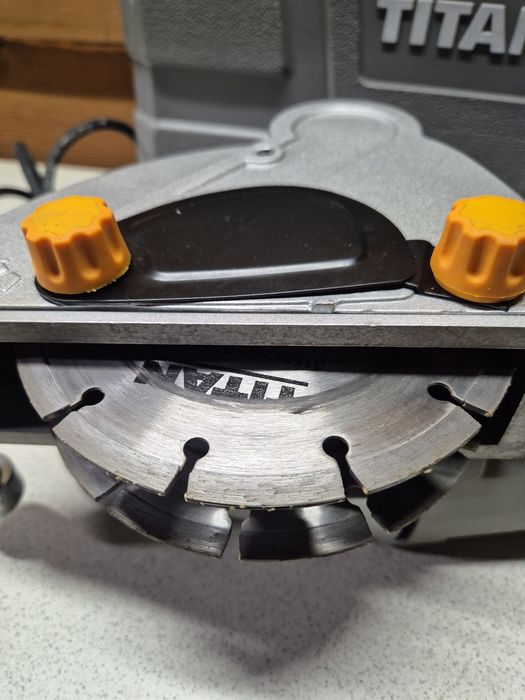 Titan Bruzdownica  1700w