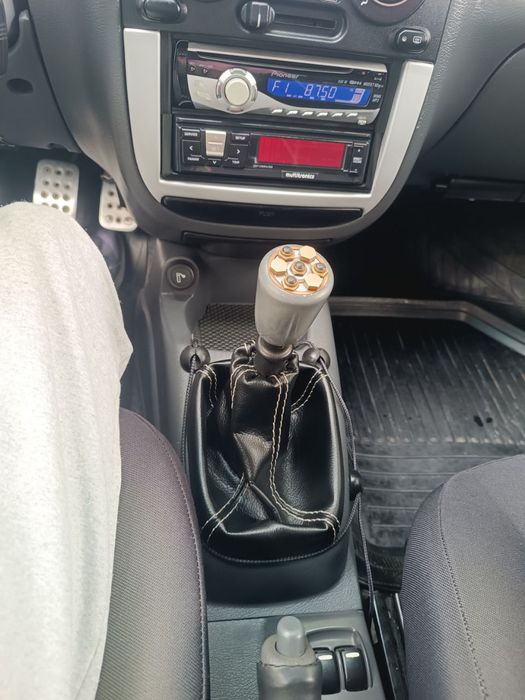 Ланос 1.6 2009 седан