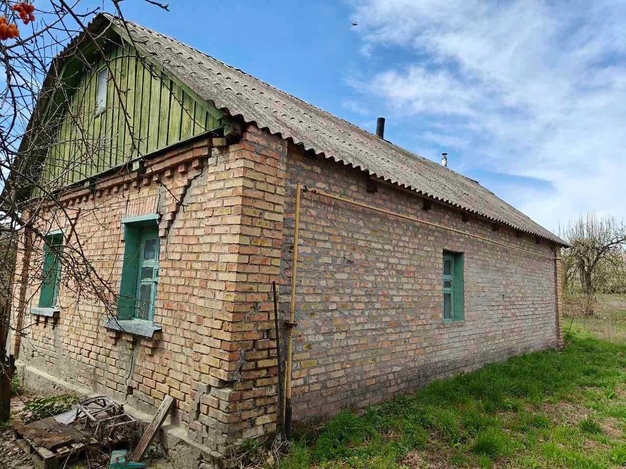 Ділянка під будівництво 24 сот,газ,вода,електрика  с. Іванковичі
