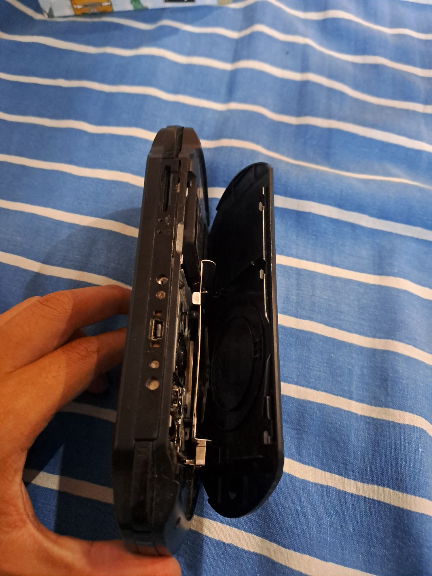 PSP modelo "PSP-E1004"