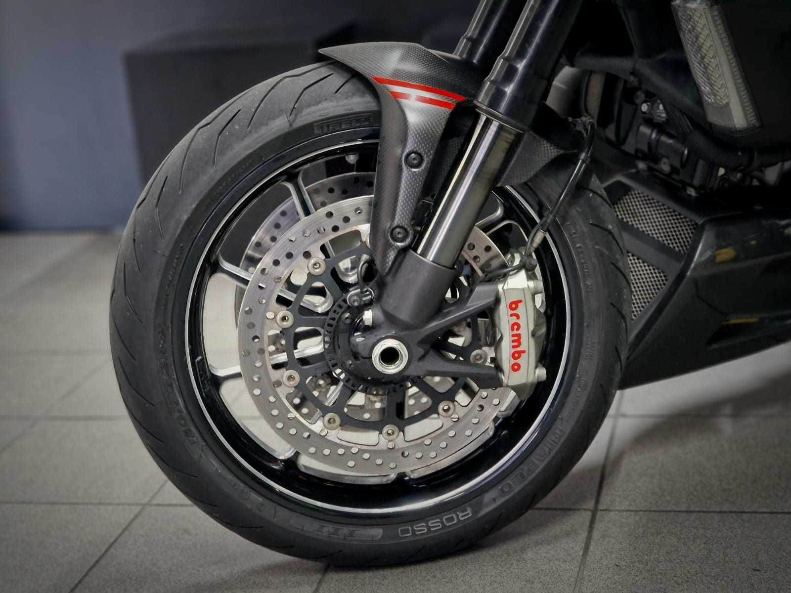 Ducati Diavel Carbono