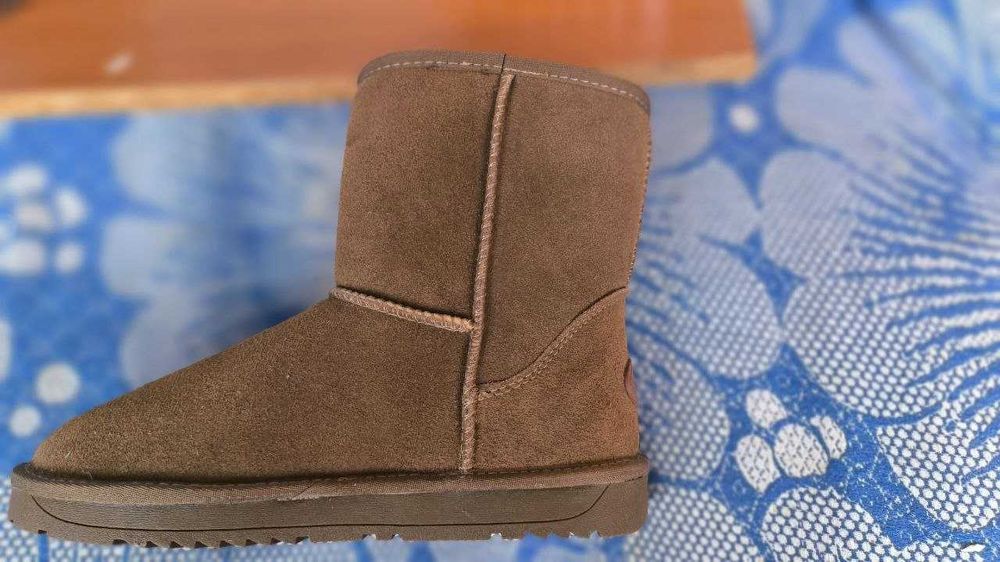 Зимні чоботи жіночі, угги. 40 розмір UGG