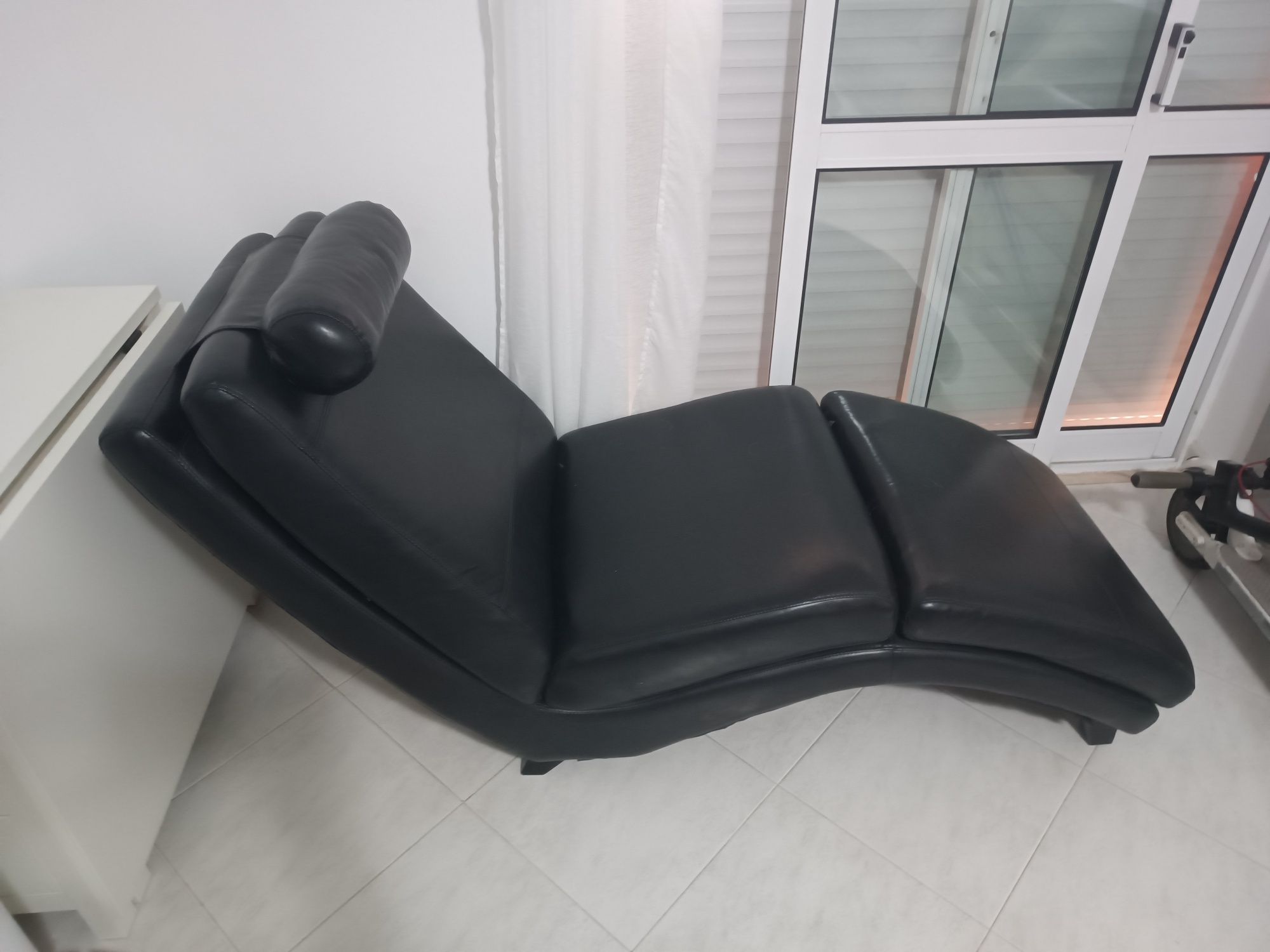 Chaise long sofa